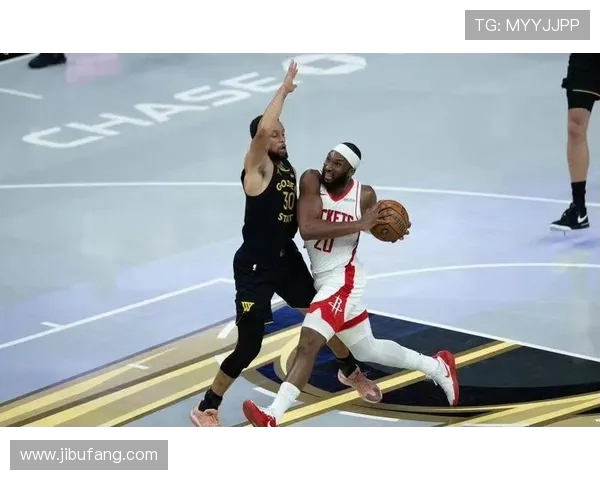 2015年火箭与勇士的经典对决回顾及其对NBA历史的影响分析 2015年火箭与勇士的经典对决回顾及其对NBA历史的影响分析