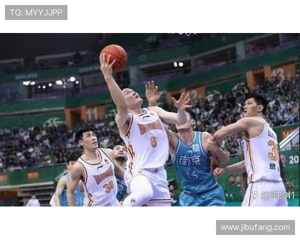 火箭队与大上海大鲨鱼的激烈对决展现篮球魅力与团队精神的巅峰较量