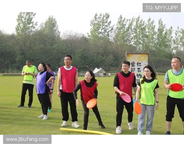 深圳飞盘队的团队协作之道:如何在飞盘运动中实现默契与配合 深圳飞盘队的团队协作之道:如何在飞盘运动中实现默契与配合