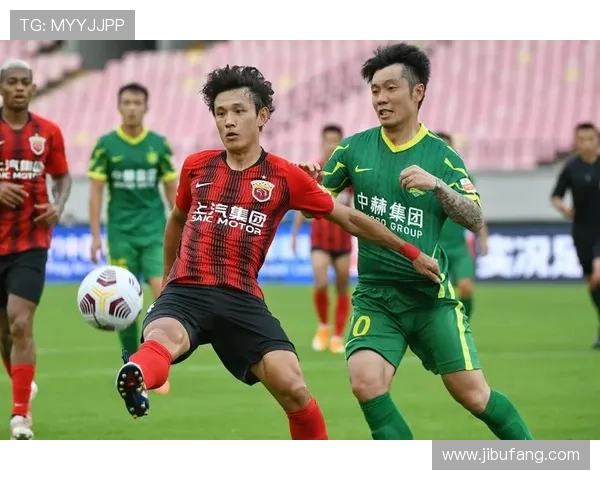 上海足球队近期状态分析及大满贯点评展望未来表现